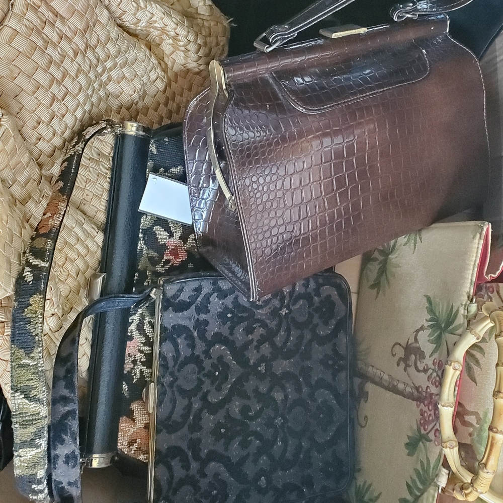 Purses - Picture 5 of 5